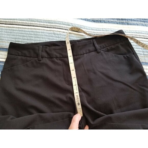 Daisy Fuentes Womens Black Walking Shorts Front & Back Pockets Belt Loops Sz 10 - Picture 7 of 8